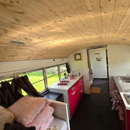Tente de luxe School Bus Bassenge
